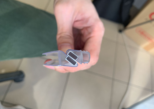 Профиль №6 магнитный прозрачный белый 2500 мм.